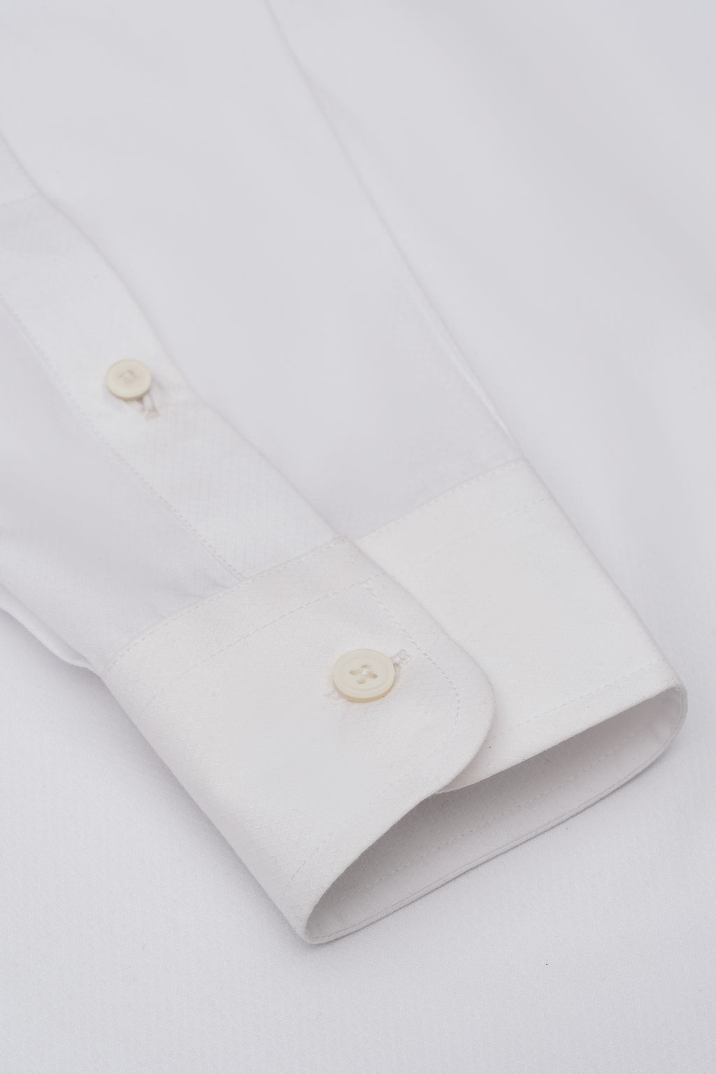 Cotton Cutaway Collar Shirt
