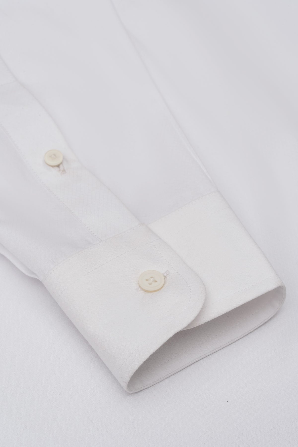 Cotton Cutaway Collar Shirt